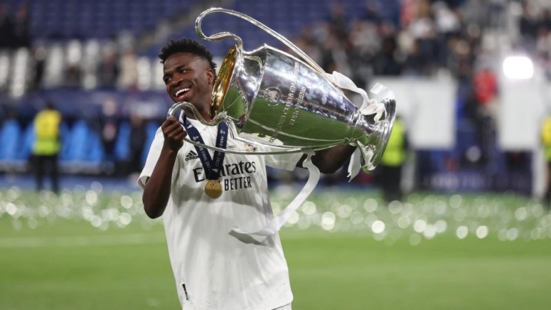 PSG trả mức lương gấp 12 lần dành cho Vinicius Junior