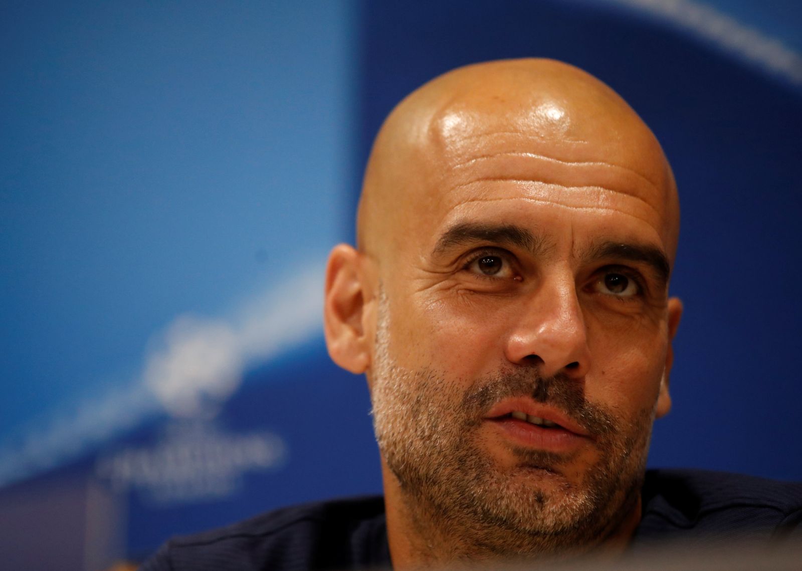 Pep Guardiola sau trận cũng không quên nhắc nhở các học trò phải bình tĩnh