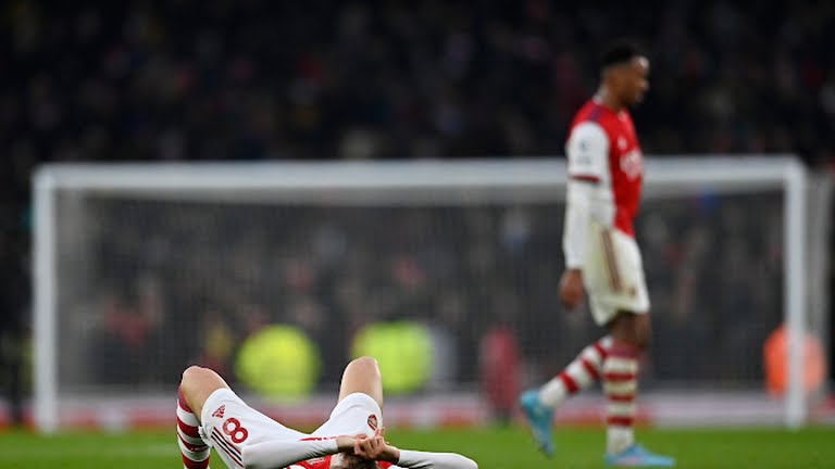 Pháo thủ đánh mất cơ hội vào top 4