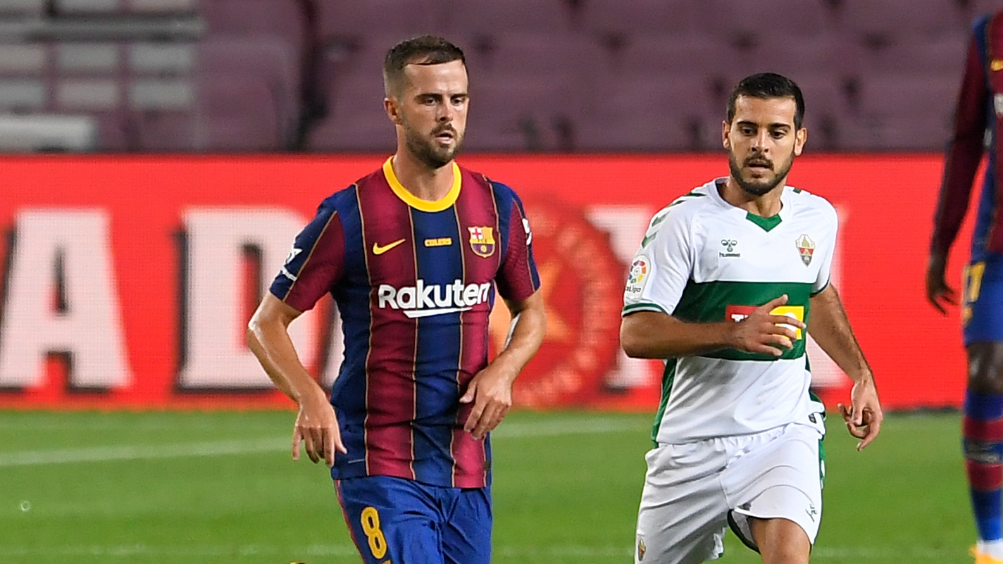 Pjanic rời Barca