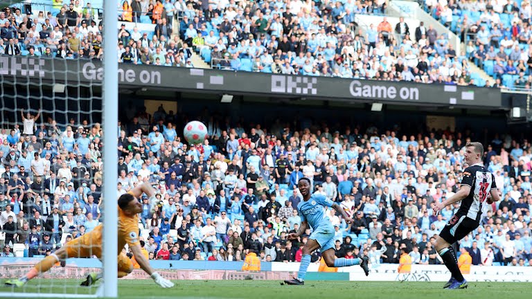 Sterling đạt cột mốc 50 bàn thắng trong màu áo của Man City Sterling đạt cột mốc 50 bàn thắng trong màu áo của Man City