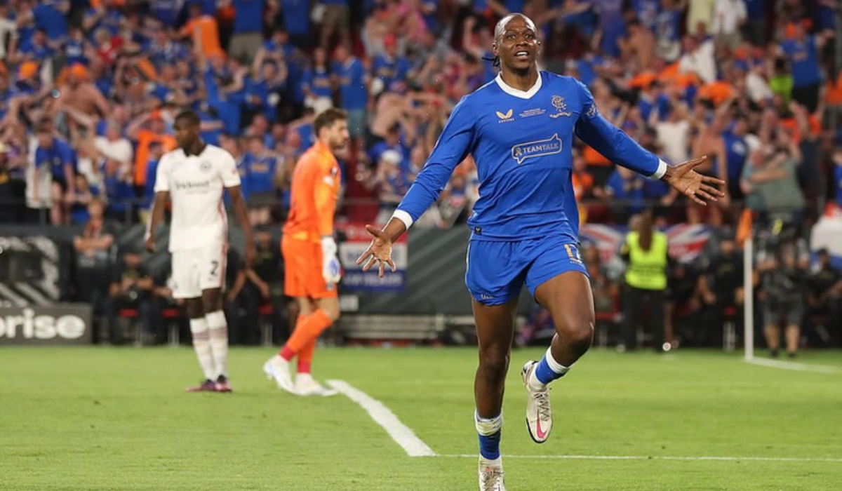 Rangers là những người vươn lên dẫn trước trong trận chung kết