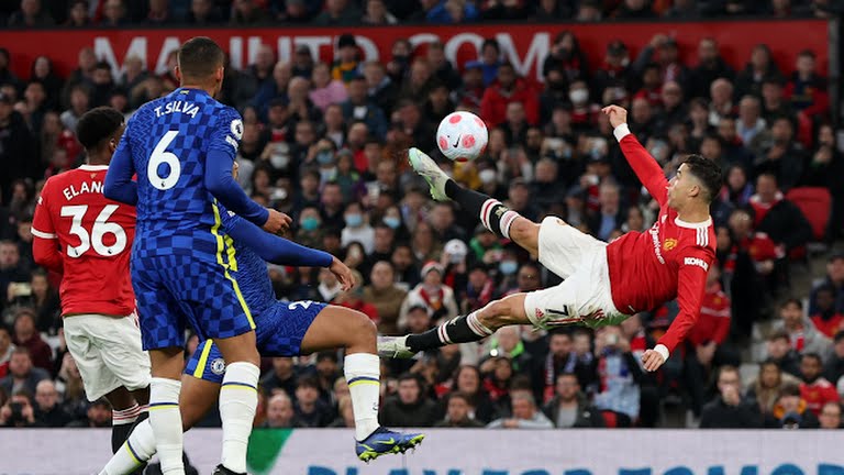 Ronaldo là cái tên khác biệt nhất trong đội hình Quỷ Đỏ bây giờ