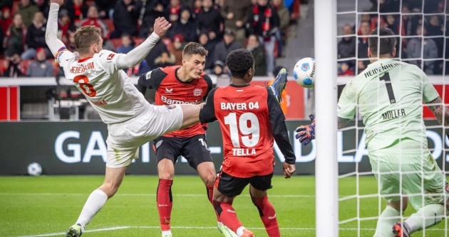 Cú Hattrick Của Schick và Tỏa Sáng Của Xhaka Đem Về Chiến Thắng Ngược Dòng Cho Leverkusen