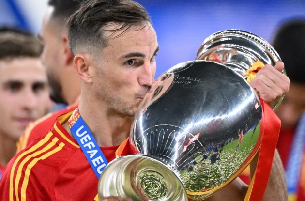 Fabian Ruiz Phong độ trái ngược ở PSG và ĐTQG đặt ra câu hỏi về tương lai