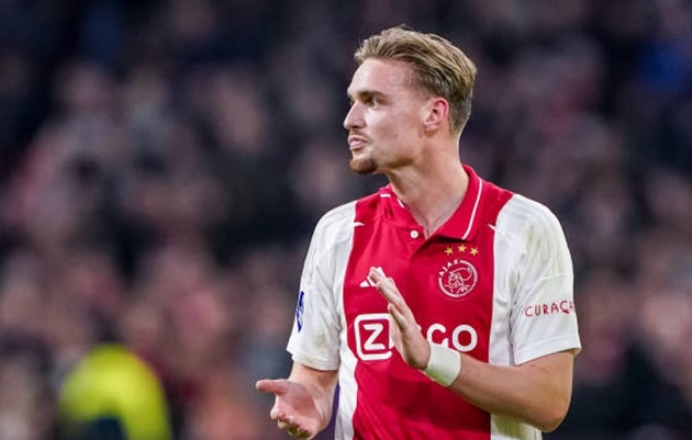 Kenneth Taylor Ngôi sao Ajax nổi bật với khả năng sáng tạo, là mục tiêu chuyển nhượng lý tưởng của Arsenal