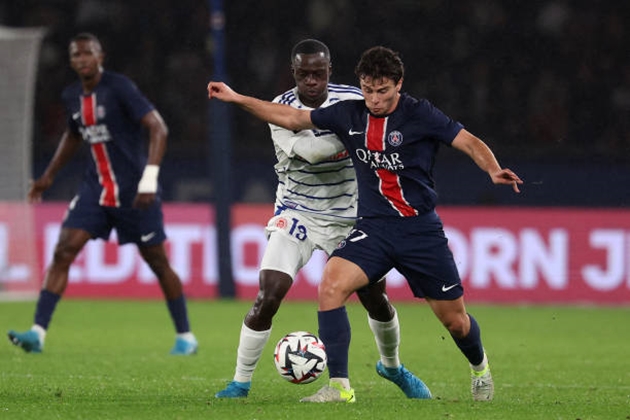 PSG Thắng Lợi Nhẹ Nhàng Trước Strasbourg Với Bradley Barcola Tỏa Sáng