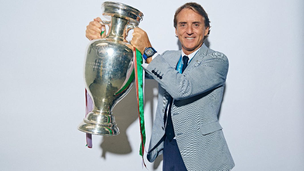 Ai sẽ là HLV của năm: Guardiola, Mancini hay Tuchel?