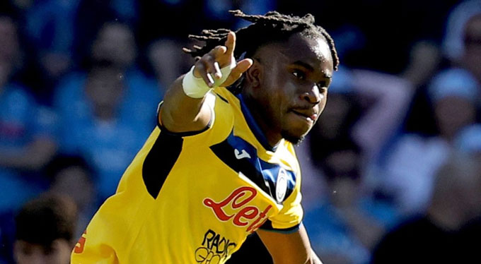 Lookman tỏa sáng, Atalanta hạ gục Napoli bất bại