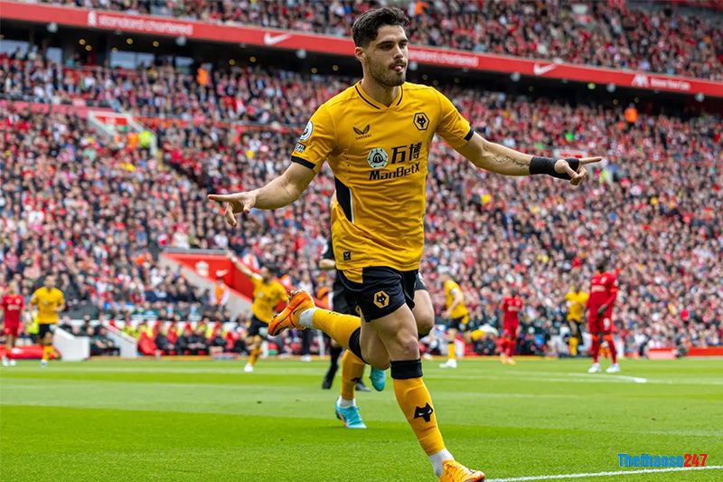 Arsenal phải trả mức phí khổng lồ cho Neto