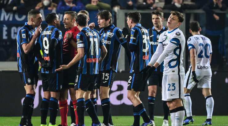 Atalanta - Inter chia điểm, cơ hội cho AC Milan 