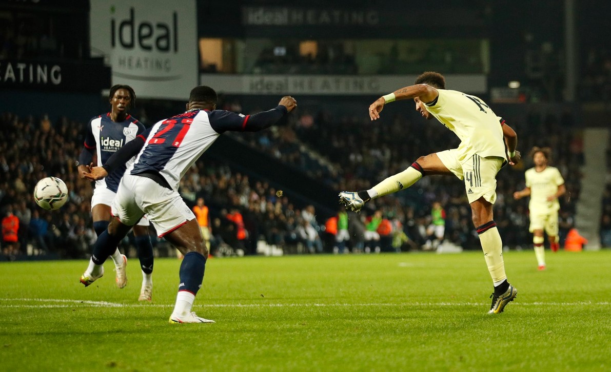 Aubameyang lập hatttrick trong chiến thắng Arsenal 6-0 West Brom