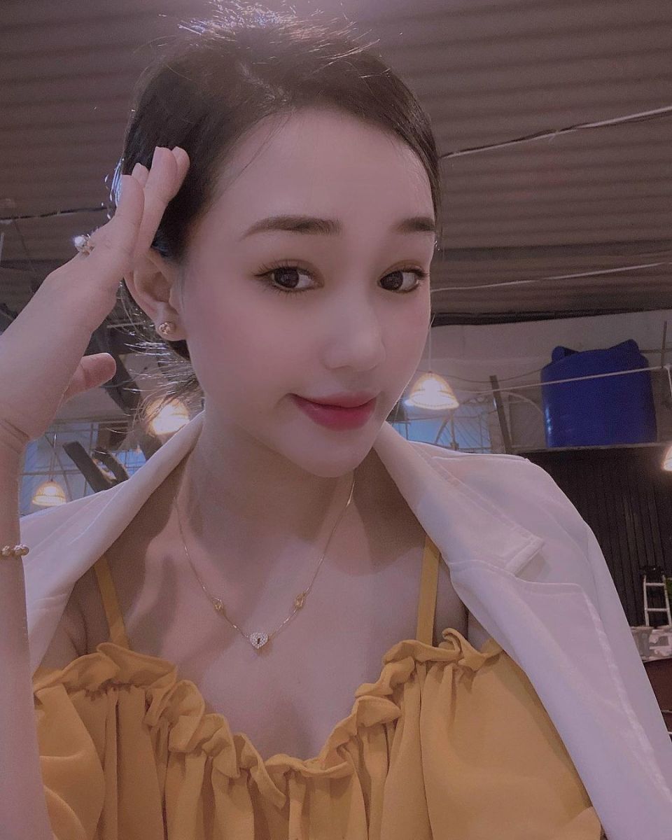bạn gái Hồ Tấn Tài