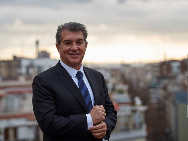 Barcelona chính thức đón tân chủ tịch Joan Laporta: "Ông trùm" mới có thể "trói chân" Messi?
