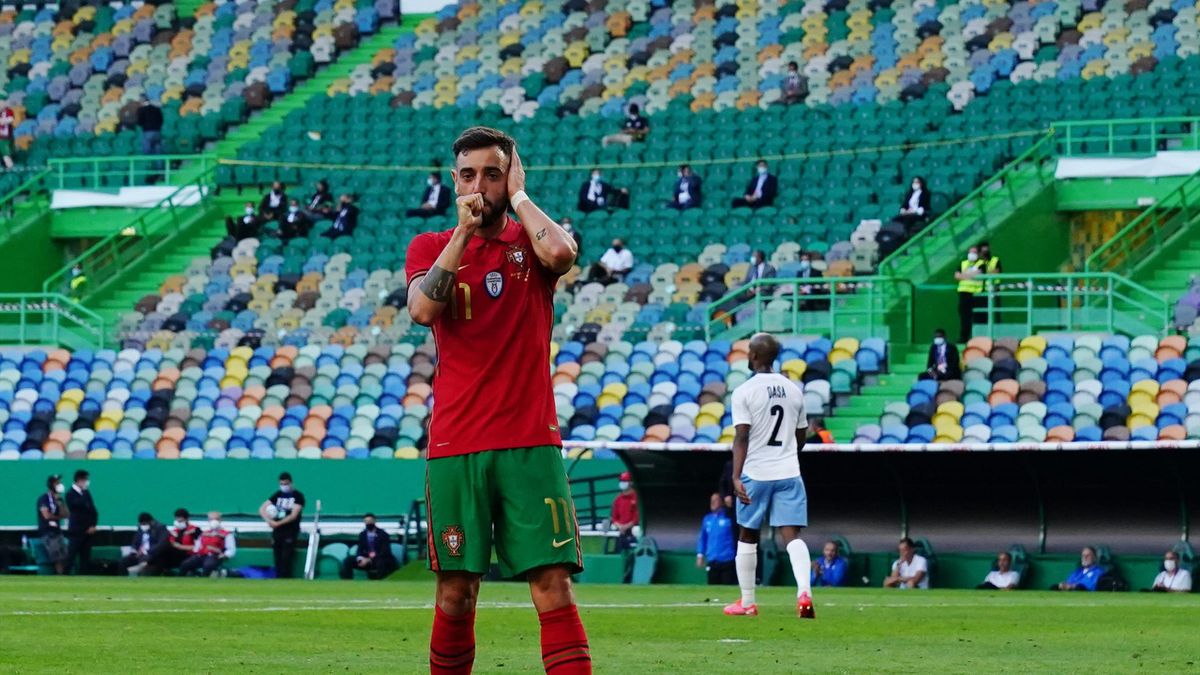 Bruno Fernandes ghi bàn mở tỷ số