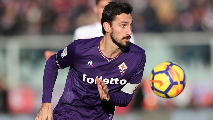 Thót tim ở Serie A Tiền vệ Fiorentina gục ngã trên sân, trận đấu hủy giữa chừng