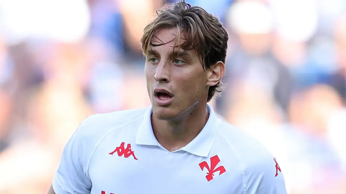 Bi kịch sân cỏ Cầu thủ Fiorentina Edoardo Bove ngất xỉu, trận đấu bị hoãn