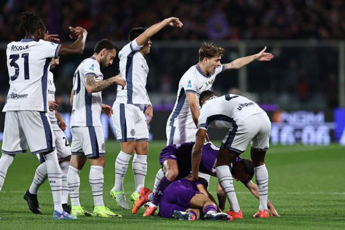 Cầu nguyện cho Edoardo Bove Ngôi sao Fiorentina ngã quỵ trên sân