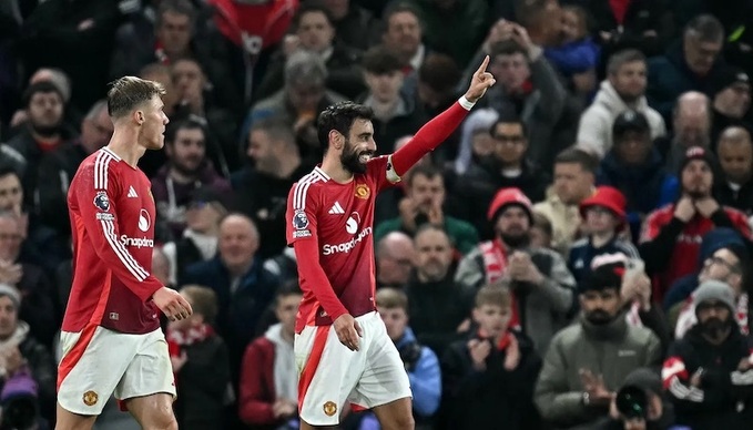 Bruno Fernandes và Dalot tỏa sáng giúp Bồ Đào Nha thăng hoa, kịp trở lại MU trước trận đấu ra mắt của Amorim