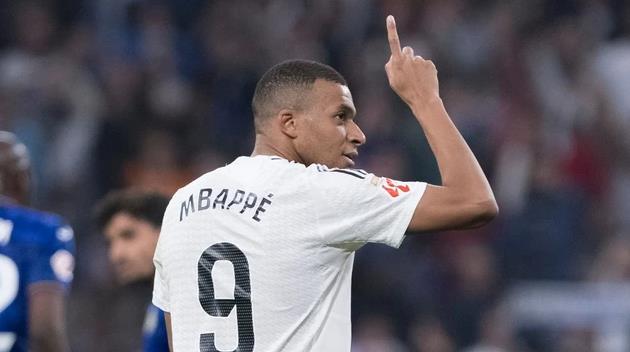 Paris Saint-Germain Chuyển đổi chiến lược, thách thức tài chính