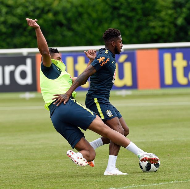 Việc ký hợp đồng với Casemiro cũng giúp mở khóa tiền vệ Fred 