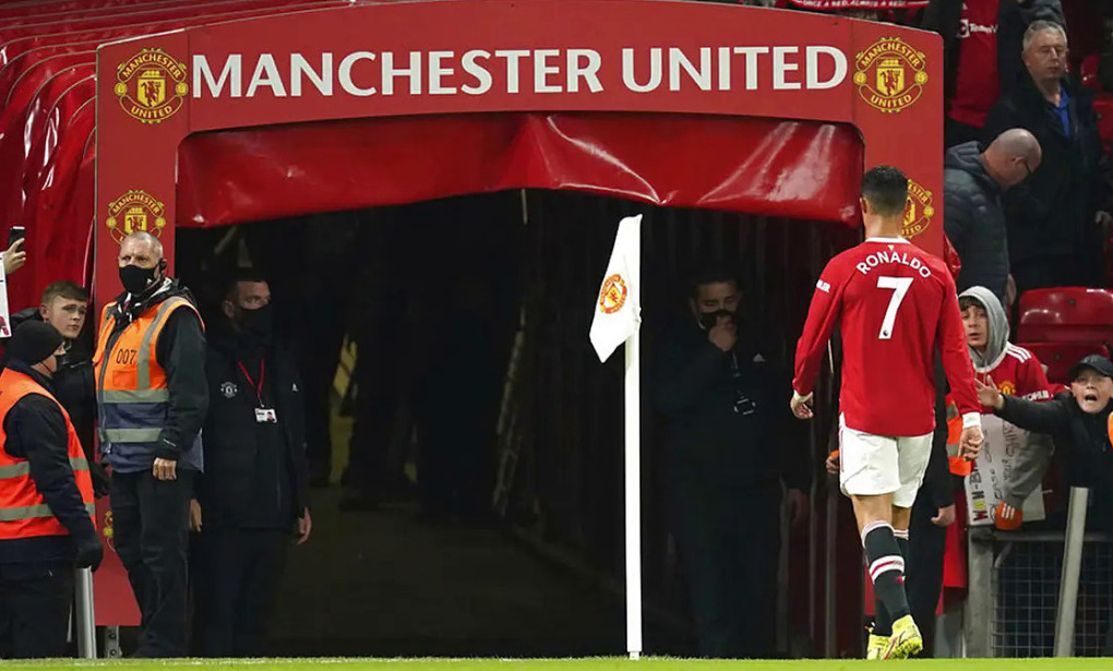 Ronaldo sẽ vắng mặt trong tour du đấu hè của Man United Ronaldo sẽ vắng mặt trong tour du đấu hè của Man United