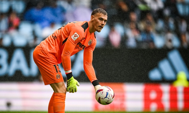 Filip Jorgensen Người hùng thầm lặng trong chiến thắng của Chelsea, liệu có đủ sức thay thế Robert Sanchez?