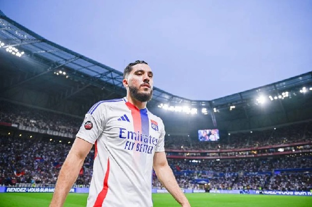 Tài năng trẻ Rayan Cherki tỏa sáng, dẫn dắt Lyon đến chiến thắng trước Angers