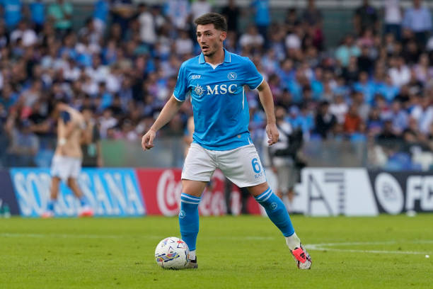 Billy Gilmour: Tài năng đủ sức chơi cho Arsenal hoặc Manchester City