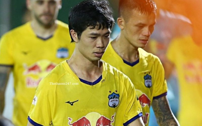 Công Phượng đá hỏng penalty