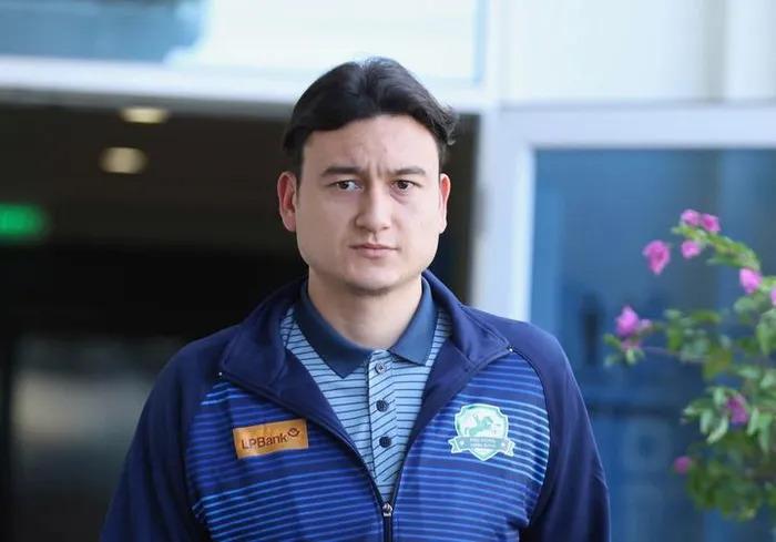 Thủ môn Đặng Văn Lâm lặng im về lý do xuống hạng Nhất, khẳng định niềm tin vào bản thân