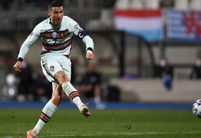 Cristiano Ronaldo Cristiano Ronaldo