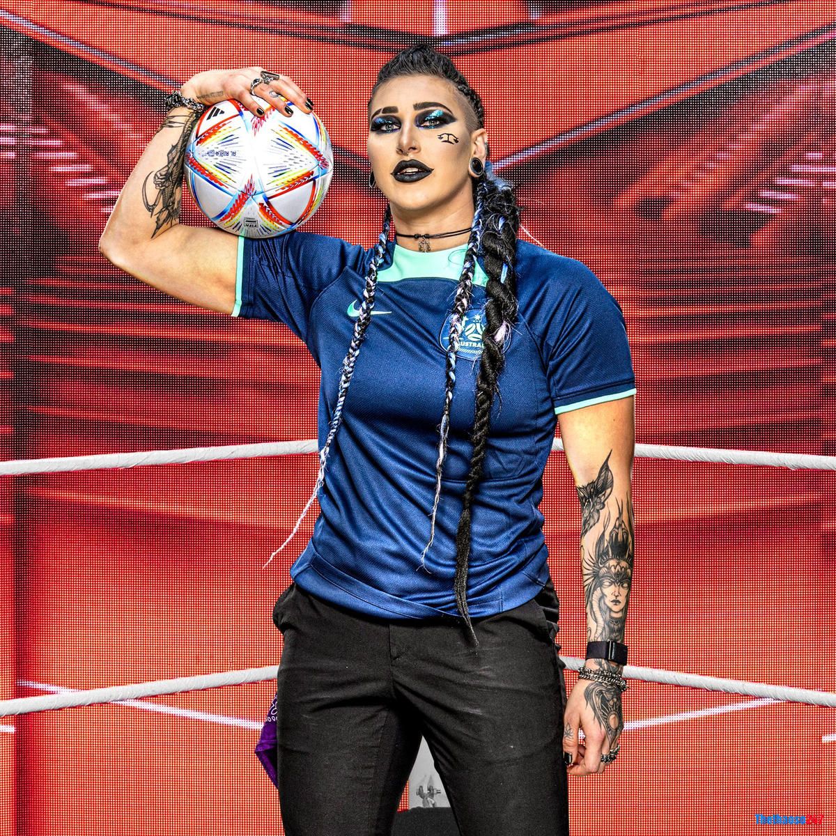 Dàn đô vật WWE tham gia World Cup