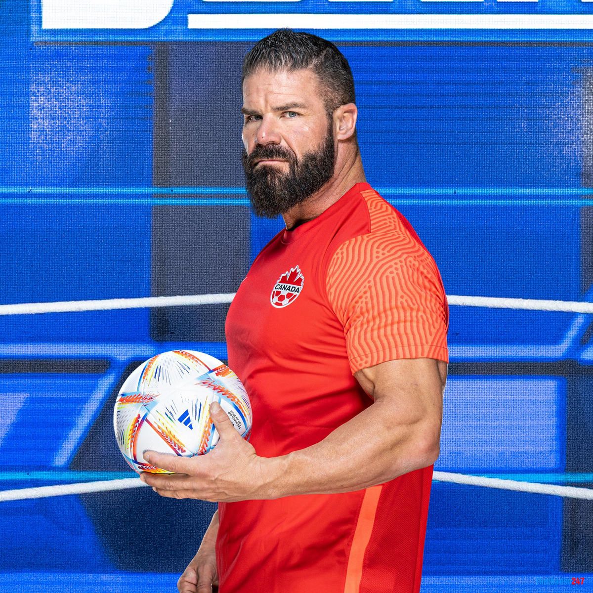 Dàn đô vật WWE tham gia World Cup