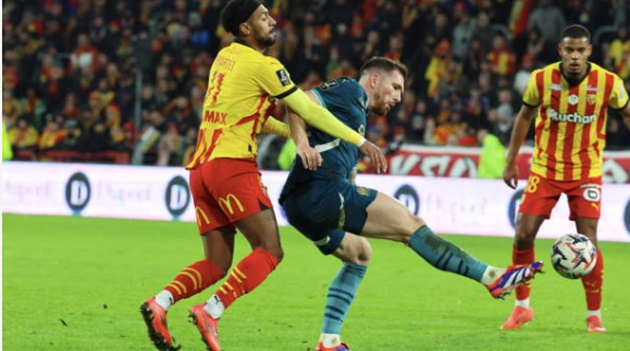 Marseille Vượt Qua Tranh Cãi VAR, Đánh Bại Lens Để Tiếp Tục Săn Đuổi Champions League
