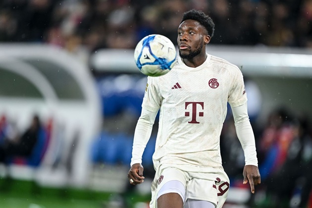 Real Madrid từ chối chiêu mộ tạm thời, tập trung vào Alphonso Davies và Trent Alexander-Arnold