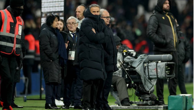 Căng thẳng nổ ra tại phòng thay đồ PSG Enrique và Campos xích mích, quyền lực xáo trộn