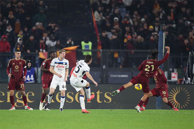 Atalanta Đánh Bại Roma, Tiếp Tục Bay Cao Trên BXH Serie A