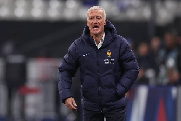 Deschamps nổi cáu khi bị chất vấn về sự vắng mặt của Mbappe
