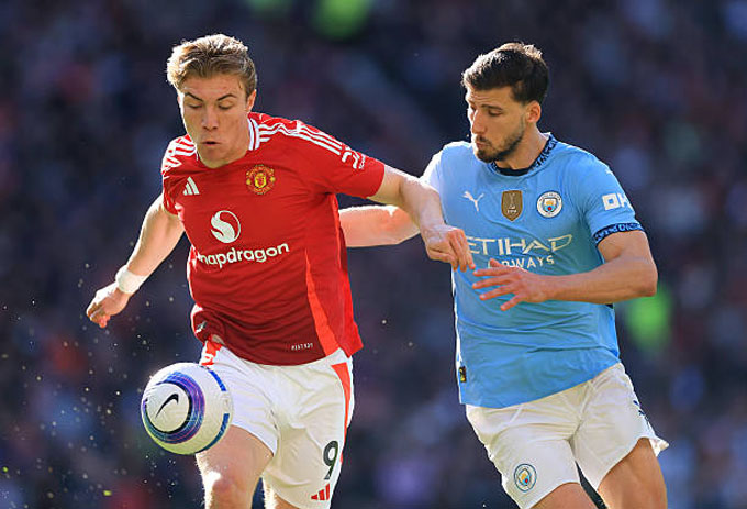 Ruben Dias lập kỷ lục thẻ vàng sớm nhất lịch sử derby Manchester