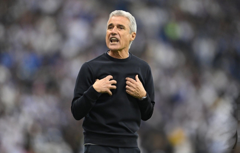HLV Cũ Al Nassr Đưa Ra Chia Sẻ Thẳng Thắn Về Ronaldo và Những Bất Ổn