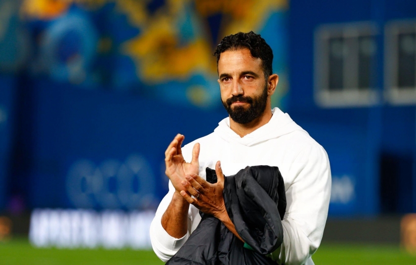 Ruben Amorim Lắng nghe Lời Khuyên của Mourinho Trước Khả Năng Dẫn Dắt Man Utd