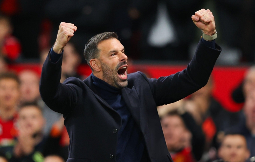 Van Nistelrooy để lại lời nhắn gửi các cầu thủ Man Utd trước khi ra đi, kêu gọi sự đoàn kết dưới thời Ruben Amorim