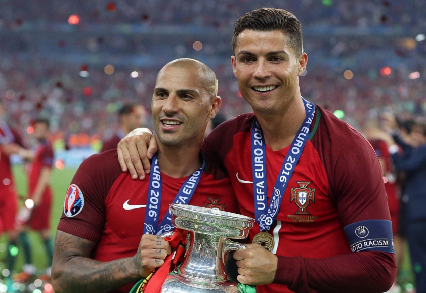 Huyền thoại trùng sinh Cristiano Ronaldo và Ricardo Quaresma tái xuất bóng đá trẻ