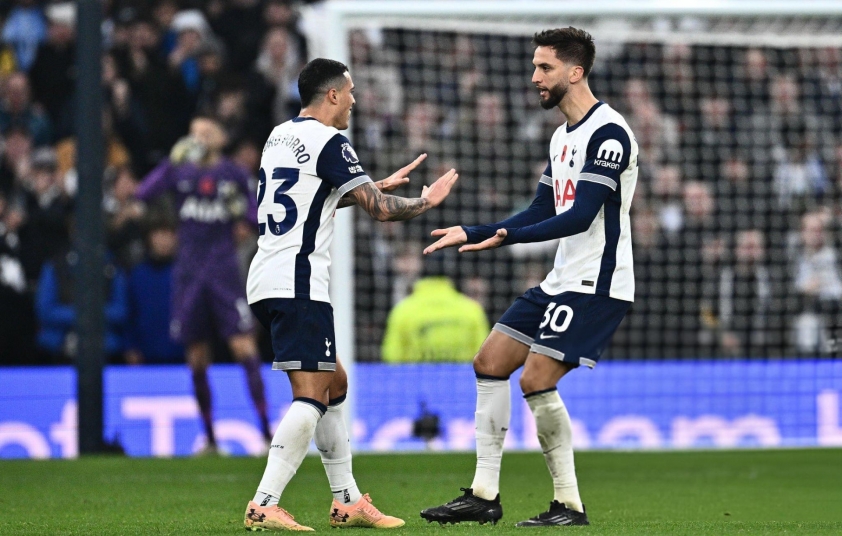 Tottenham bất ngờ gục ngã trên sân nhà trước Ipswich Town