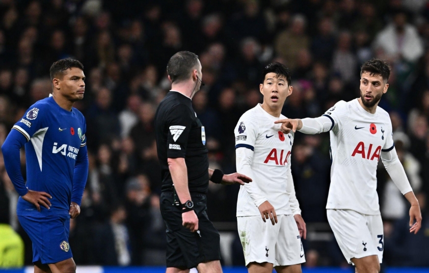 Tiền vệ Tottenham Rodrigo Bentancur nhận án phạt cấm thi đấu 7 trận vì xúc phạm chủng tộc đồng đội