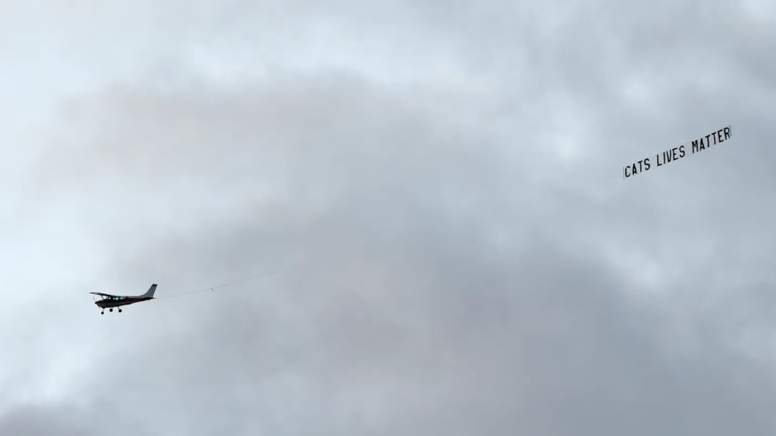 CĐV Liverpool chế nhao Kurt Zouma