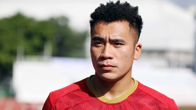 Trung vệ Bùi Tiến Dụng