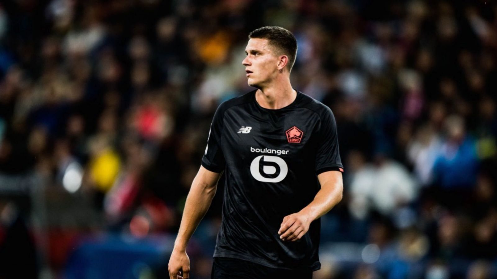 Trung vệ Sven Botman