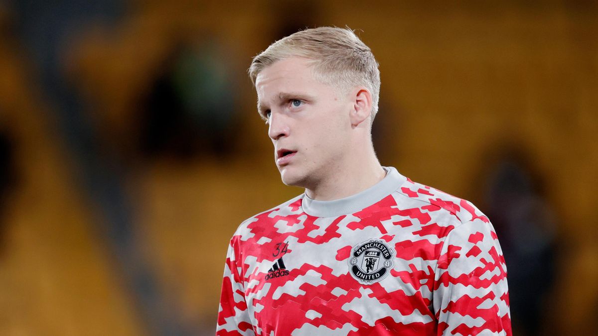 Tiền vệ trung tâm Donny Van de Beek